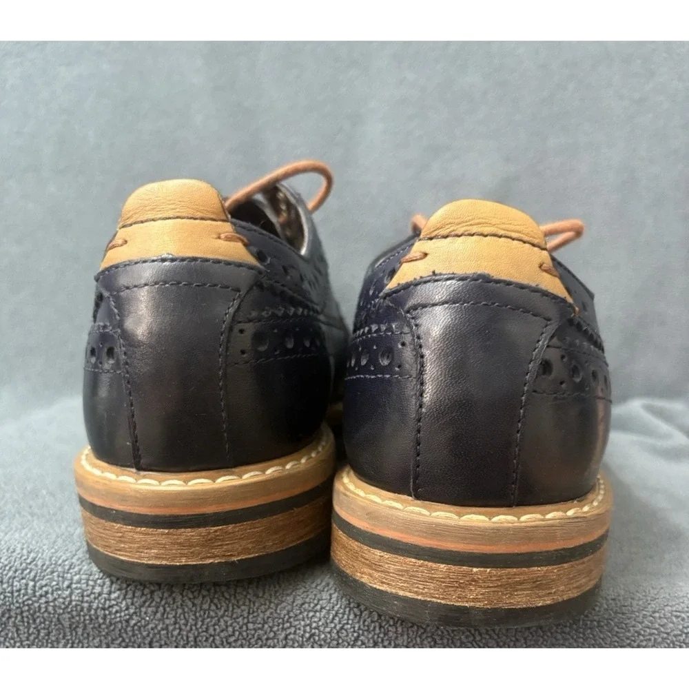 Clarks traditional wingtip
